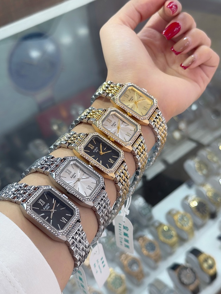 ساعت مچی زنانه آنی تایم (Annie Time) مدل مستطیلی دور نگین - بدنه استیل و رنگ‌بندی متنوع