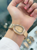 ساعت مچی زنانه Aoqili نگیندار مدل Serpenti،. 5757229àبند فلزی طرح لانهزنبوری، صفحه بیضی