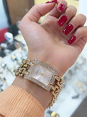ساعت مچی زنانه گس (GUESS) مدل زنجیری نگیندار - قاب مربعی طلایی با بند کارتیه