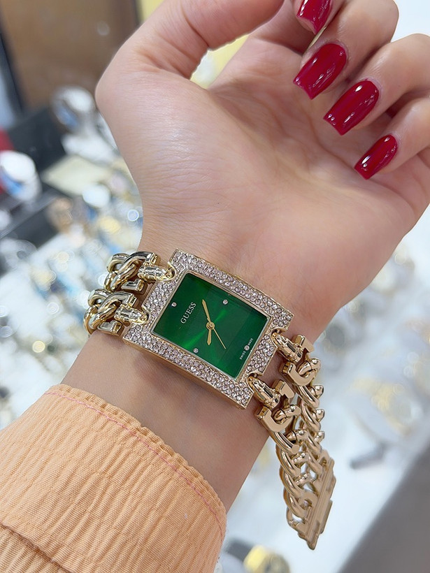 ساعت مچی زنانه گس (GUESS) مدل زنجیری نگیندار - قاب مربعی طلایی با بند کارتیه